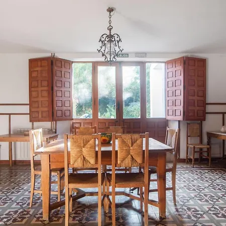 Spacious House With Garden In Semesterbostad *