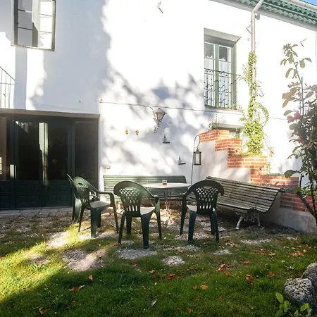 Spacious House With Garden In