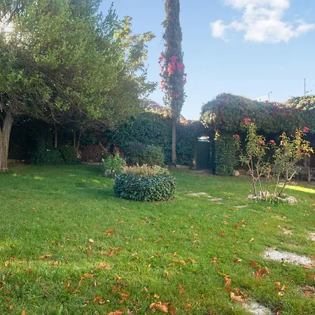 Spacious House With Garden In Semesterbostad