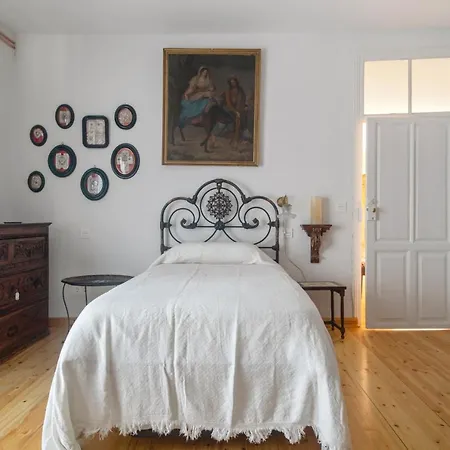 Semesterbostad Spacious House With Garden In *