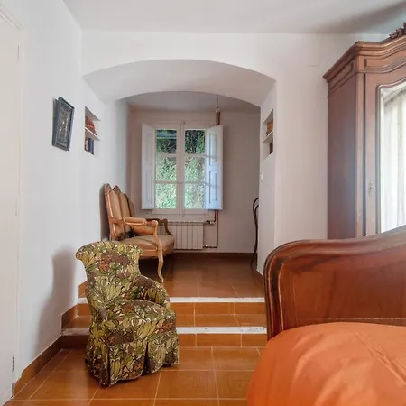 Spacious House With Garden In Semesterbostad